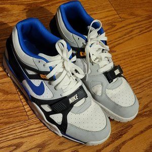 2014 NIKE AIR TRAINERS